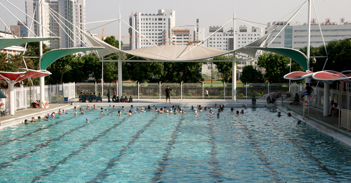 Hồ bơi ở Trung tâm thể dục thể thao của Đại học Thể thao Thượng Hải