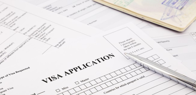 Bạn có thể chuẩn bị hồ sơ visa ngay sau khi nhận được thư mời nhập học của trường